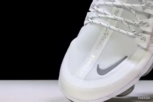 AQ8811-100 RUN WHITE VAPORMAX AIR UTILITY (W) REFLECT SILVER 0525